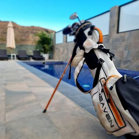 De Lujo Con Piscina Climatizada Villa *
