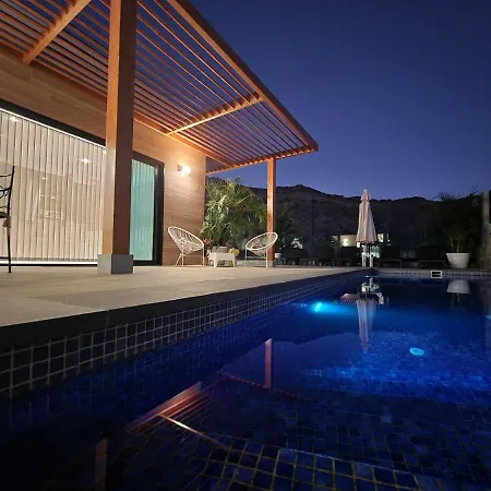 Vila De Lujo Con Piscina Climatizada