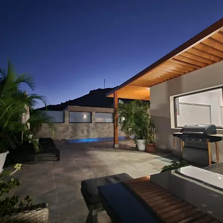 De Lujo Con Piscina Climatizada Vila *