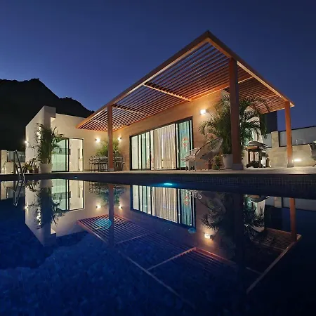Villa De Lujo Con Piscina Climatizada Mogan