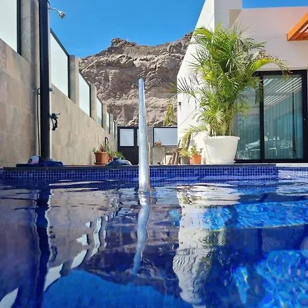 Villa De Lujo Con Piscina Climatizada